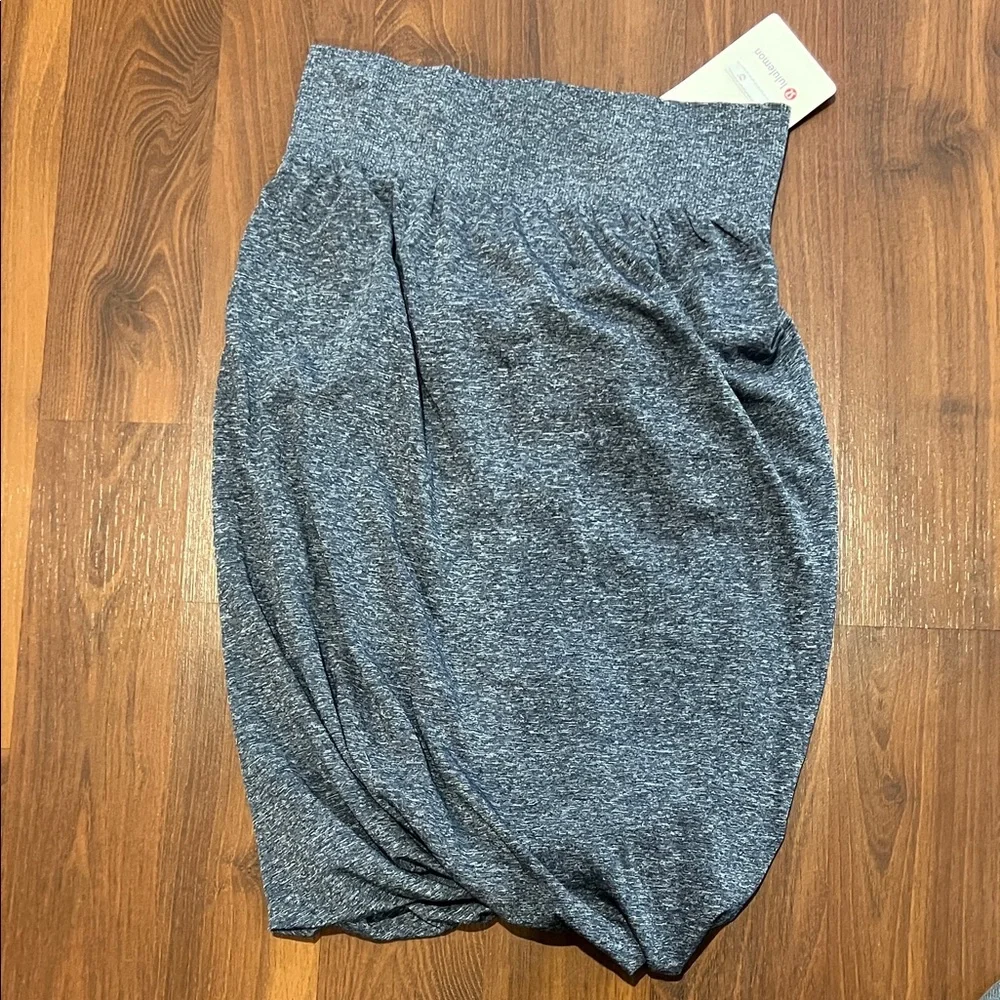 Lululemon Athletica Charcoal Pencil Skirt - Picture 2 of 3